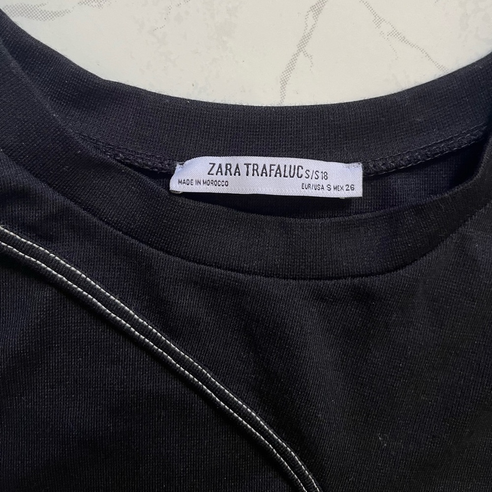 Zara asymmetrical black crop top - Picture 2 of 4